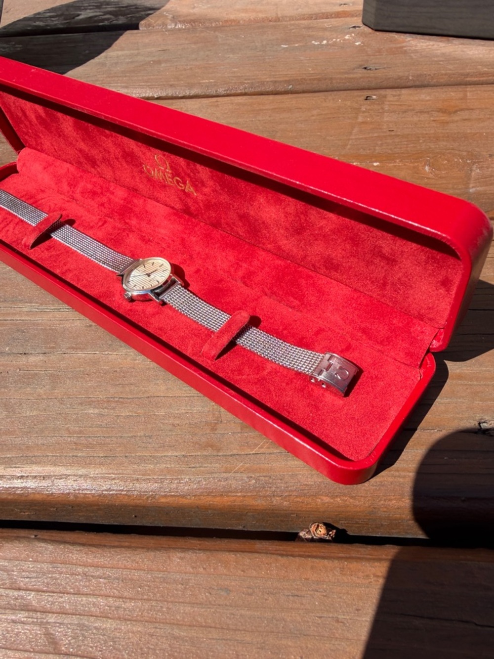 Omega Ladies Watch with Silver-Tone Mesh Bracelet and Champagne Dial - Picture 4 of 6
